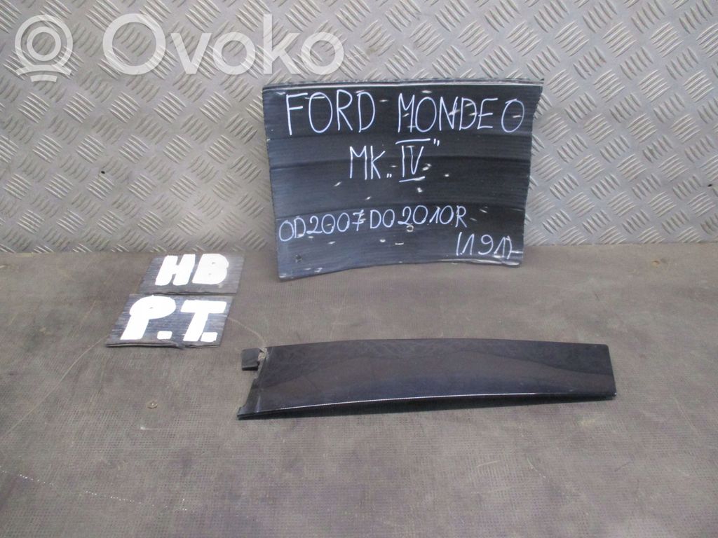Ford Mondeo MK IV Kita galinių durų apdailos detalė 