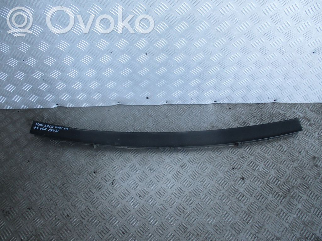 Audi A6 S6 C5 4B Moldura embellecedora de la barra del amortiguador trasero 