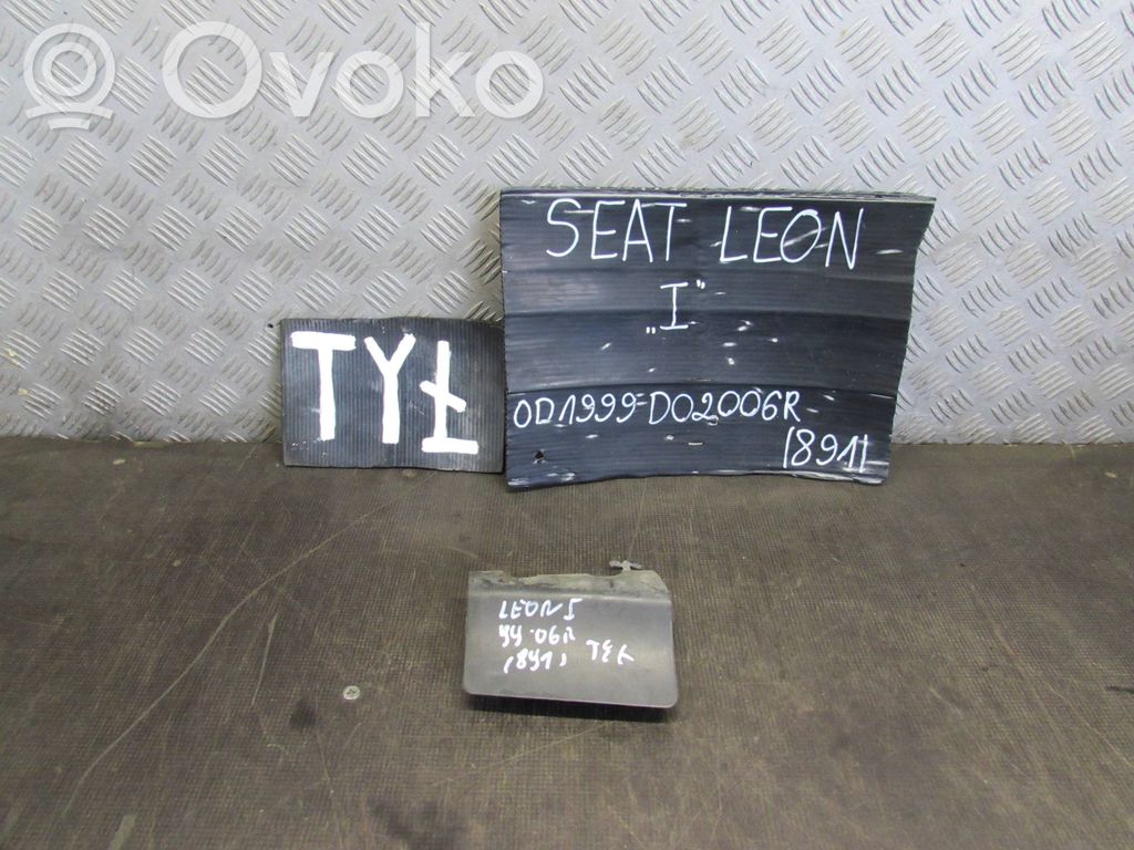 Seat Leon (1P) Narożnik zderzaka tylnego 