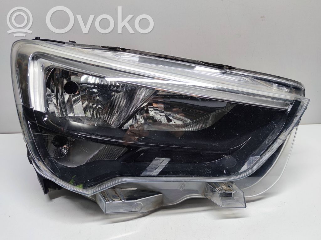 Opel Combo E Priekinis žibintas 