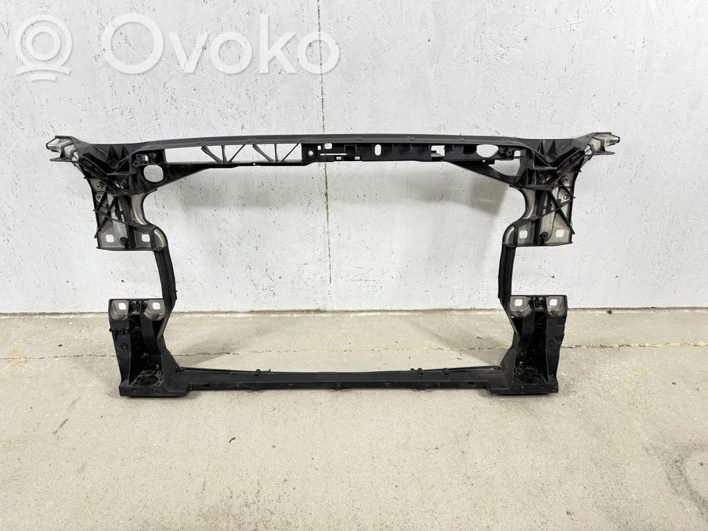 Audi A4 S4 B9 Radiatorių panelė 
