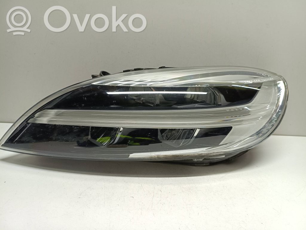 Volvo V40 Priekinis žibintas 