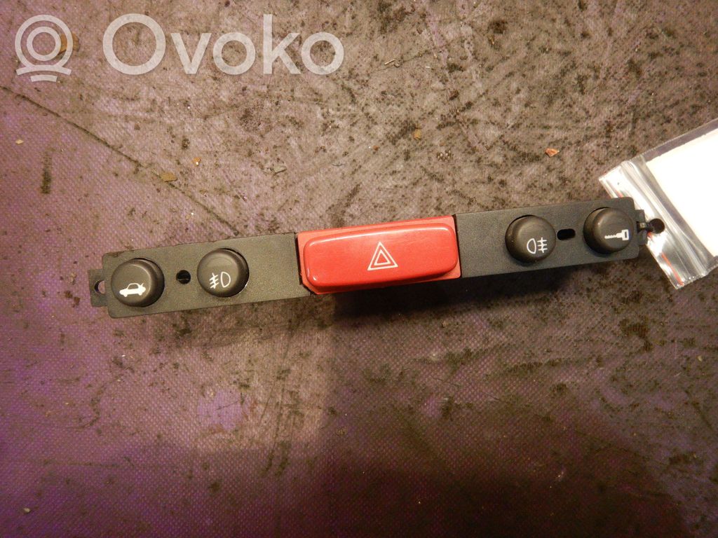 Alfa Romeo 147 Hazard light switch 