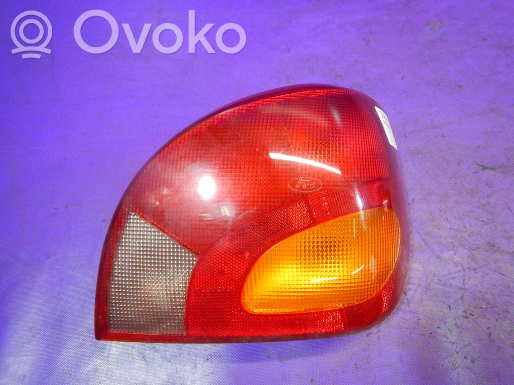 Lampa tylna