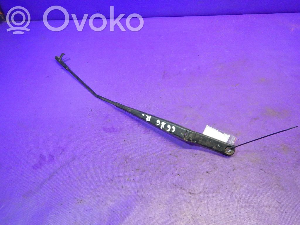 Volkswagen Jetta V Bras d'essuie-glace avant