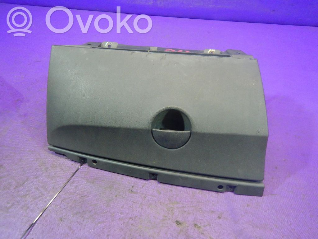 Hansikaslokero
