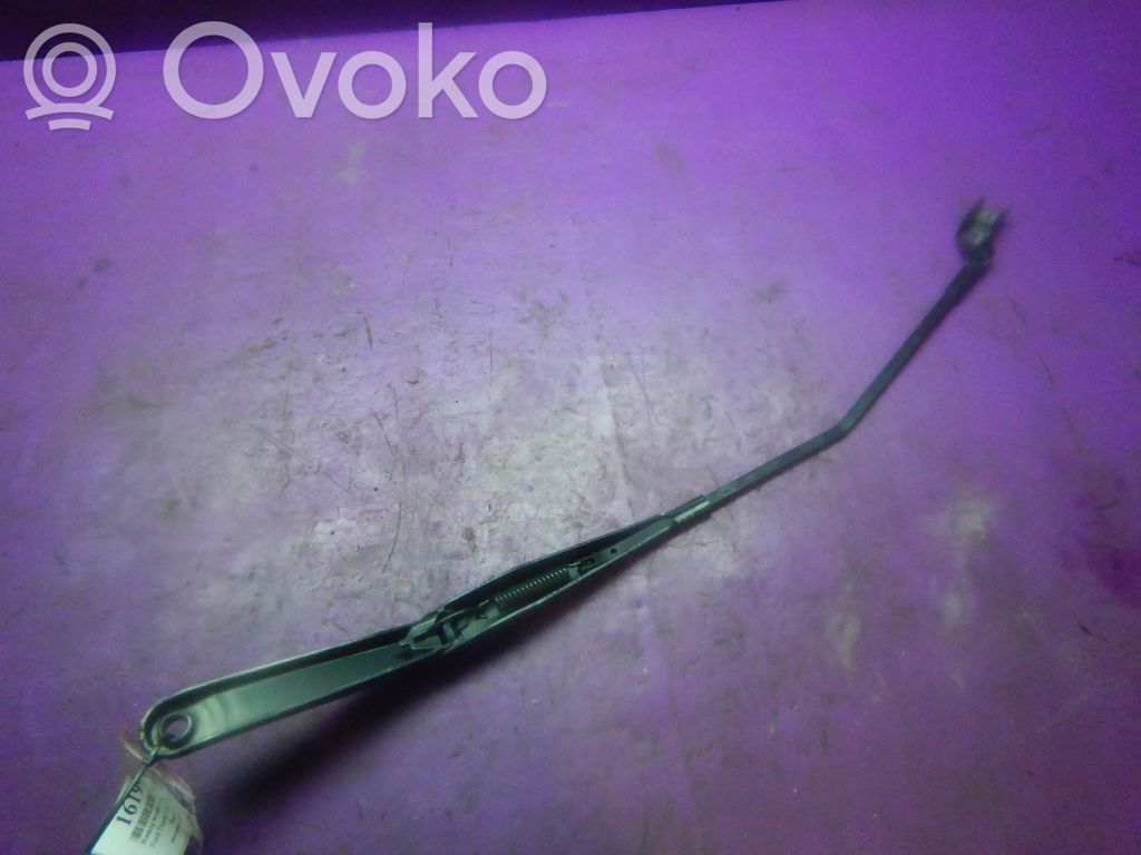 Ford Fiesta Etupyyhkimen sulan varsi 