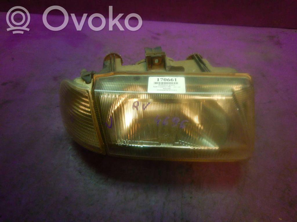 Seat Cordoba (6K) Lampa przednia 