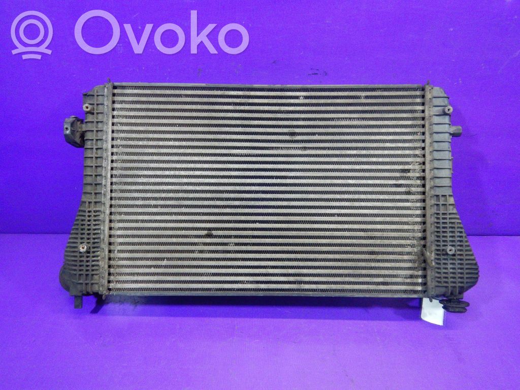 Volkswagen PASSAT B5.5 Interkūlerio radiatorius 