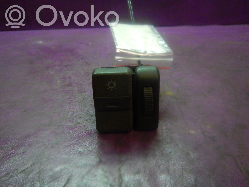 Volkswagen Polo II 86C 2F Przełącznik świateł 