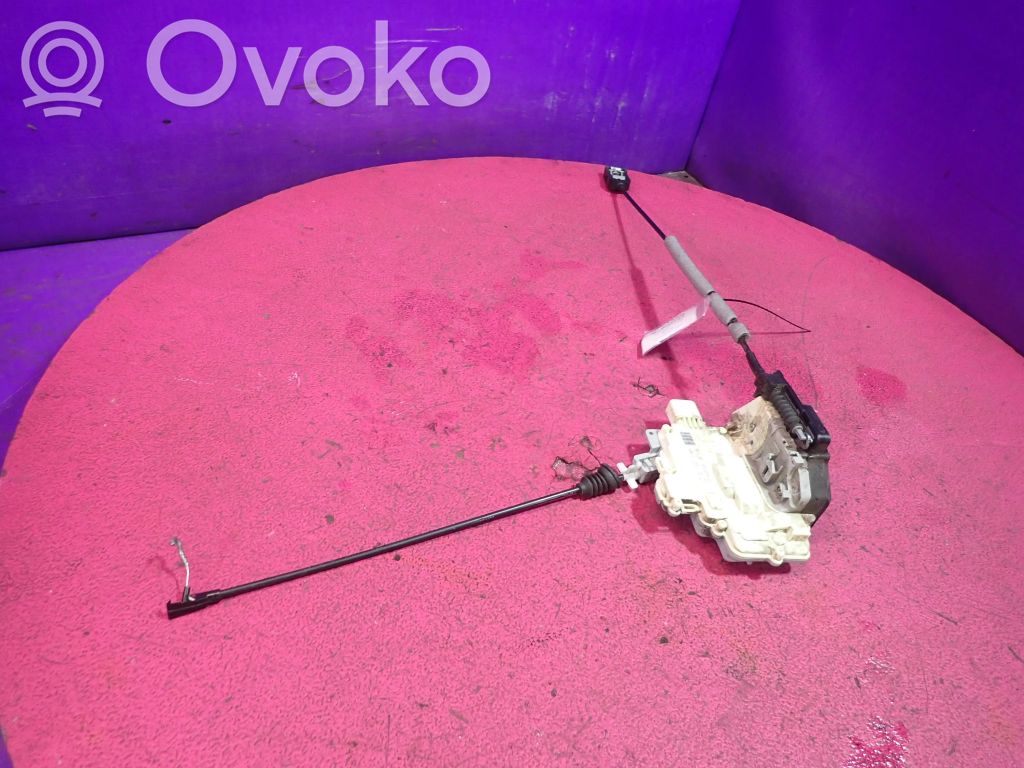 Volkswagen Tiguan Zamek drzwi przednich