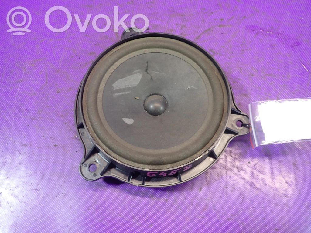 Nissan Almera Tino Difuzor ușă față 