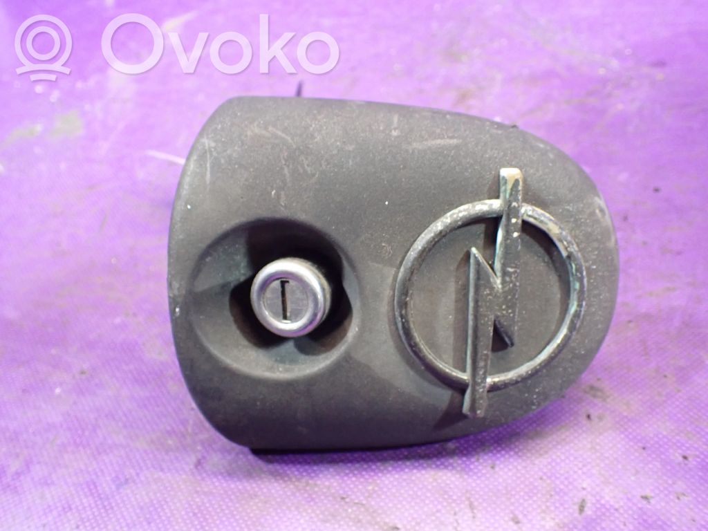 Opel Corsa B Botón interruptor de maletero abierto 