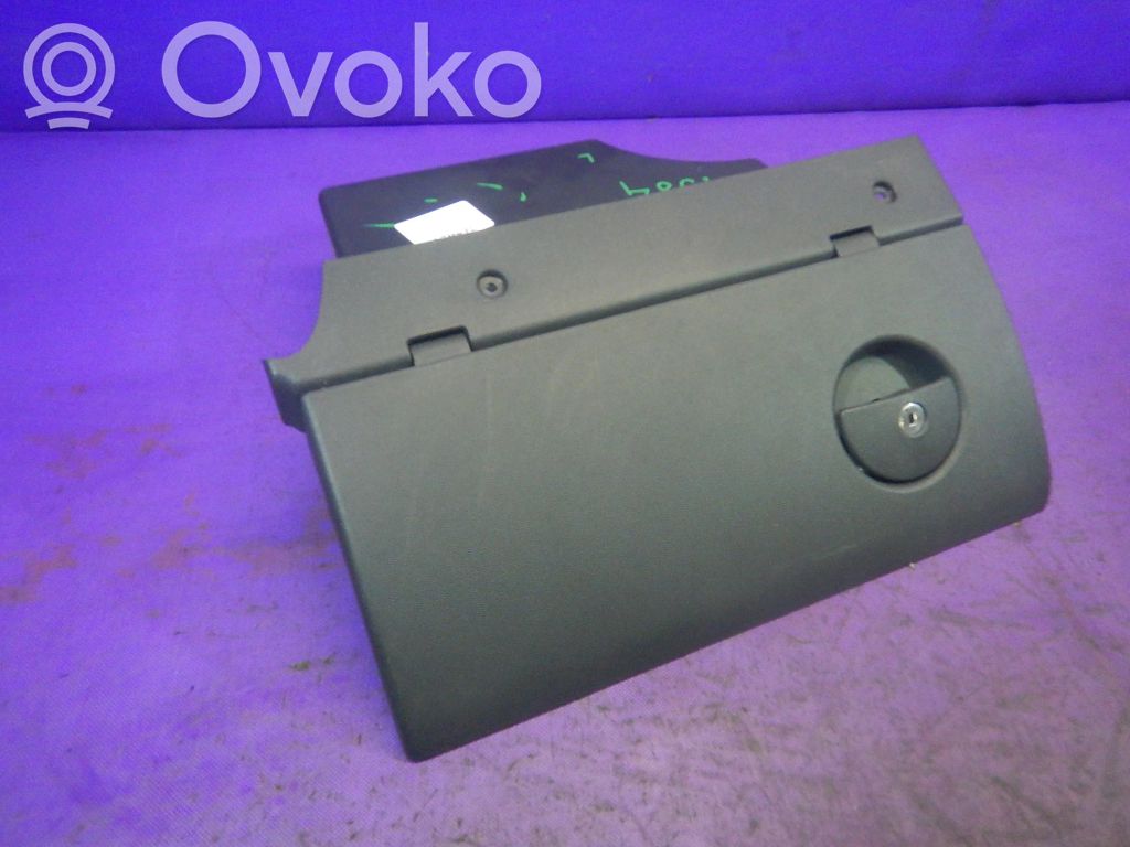 Opel Tigra B Glove box 