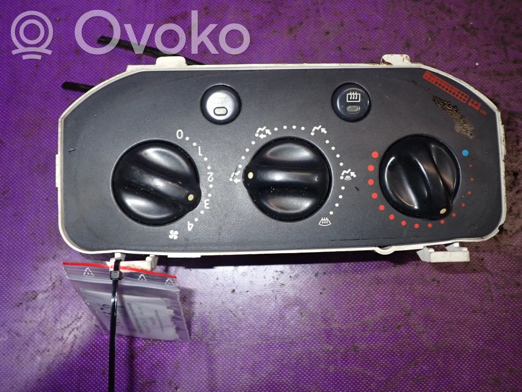 Renault Clio II Interior fan control switch 