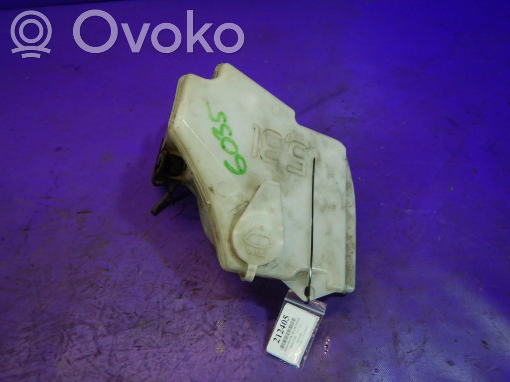 Logu šķidruma tvertne