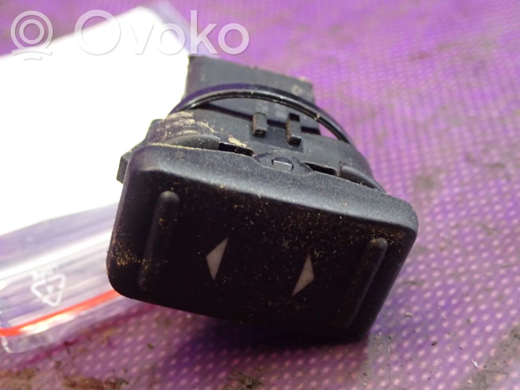 Interruptor de la ventanilla de ventilación   3M5T14529AA,3M5T14529AA