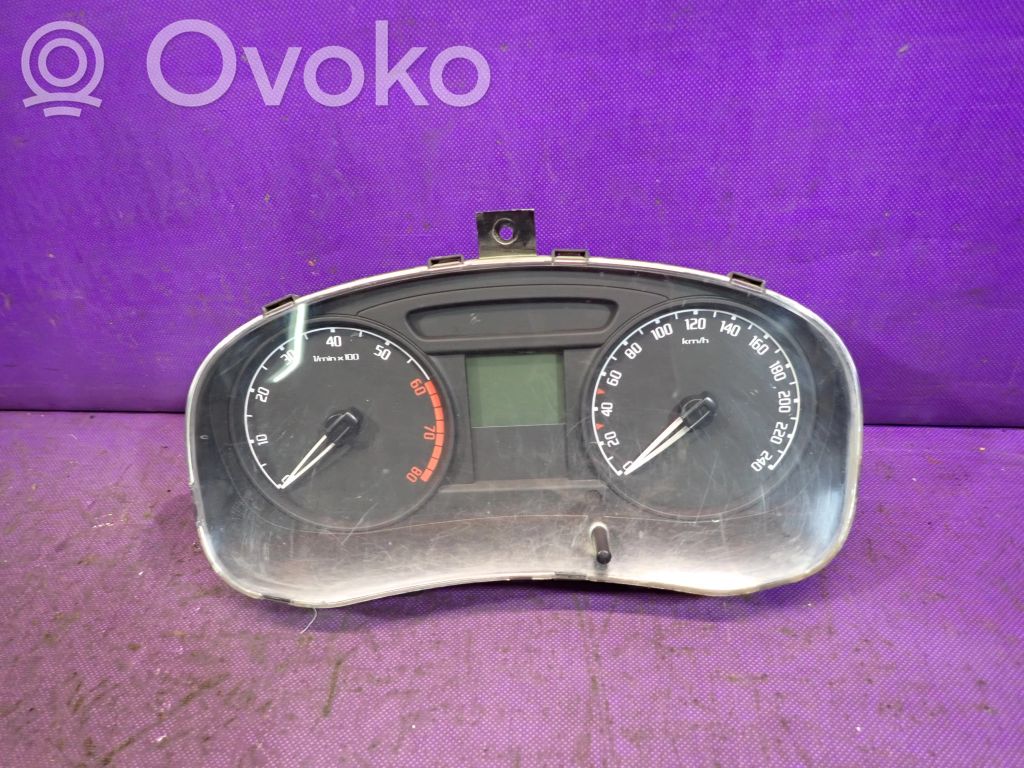 Skoda Fabia Mk2 (5J) Nopeusmittari (mittaristo) 