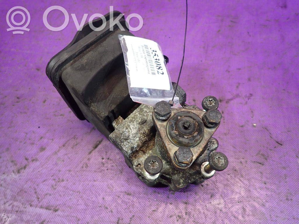 BMW 7 E38 Ohjaustehostimen pumppu 