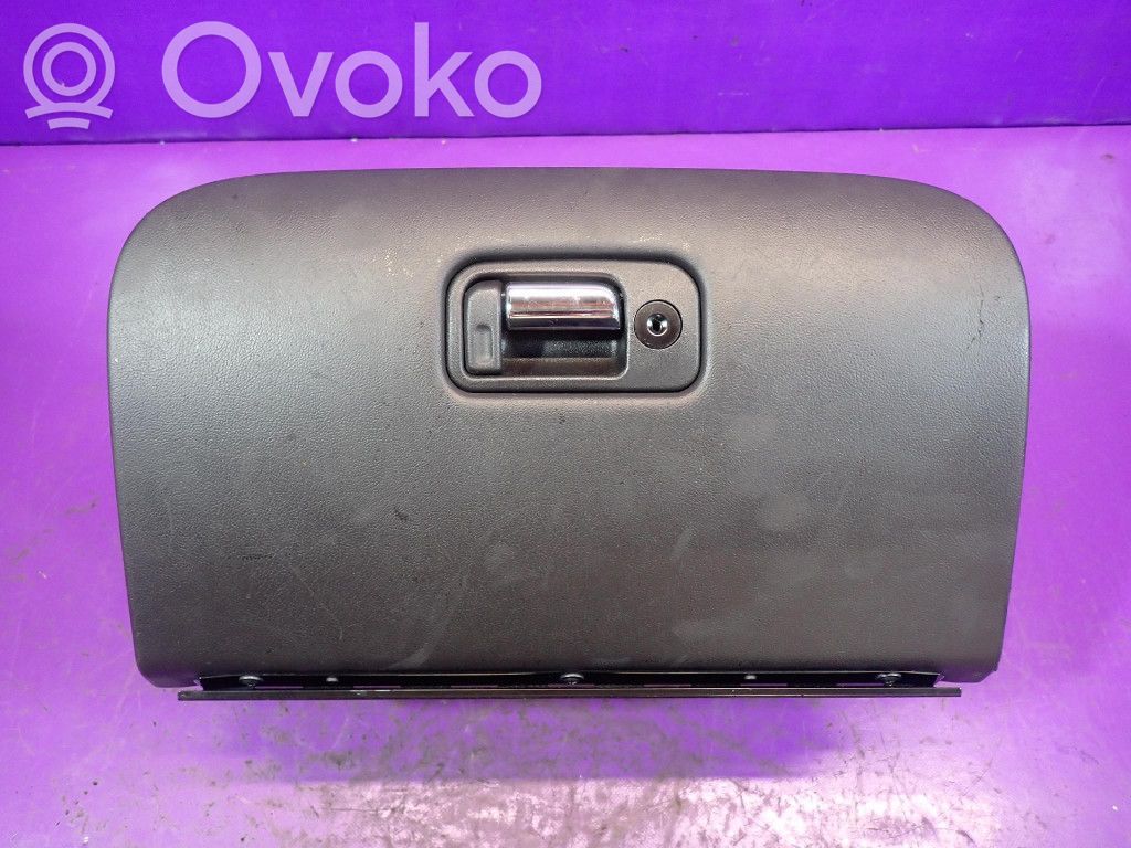 Glove box