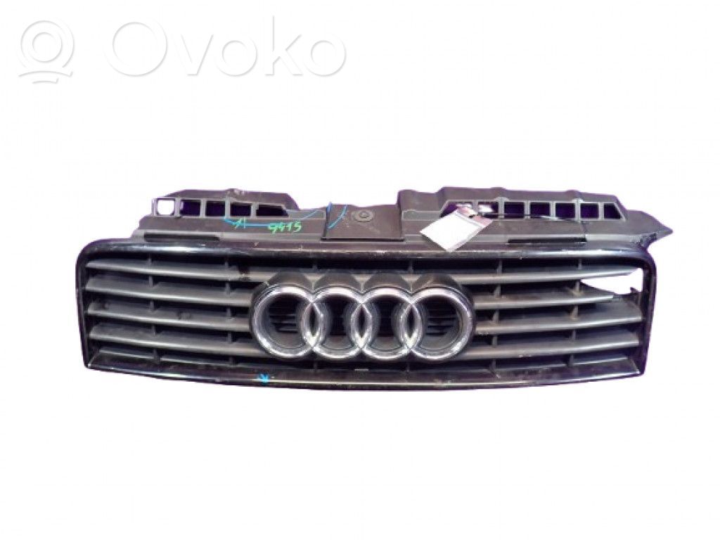 Audi A3 S3 8P Etusäleikkö 