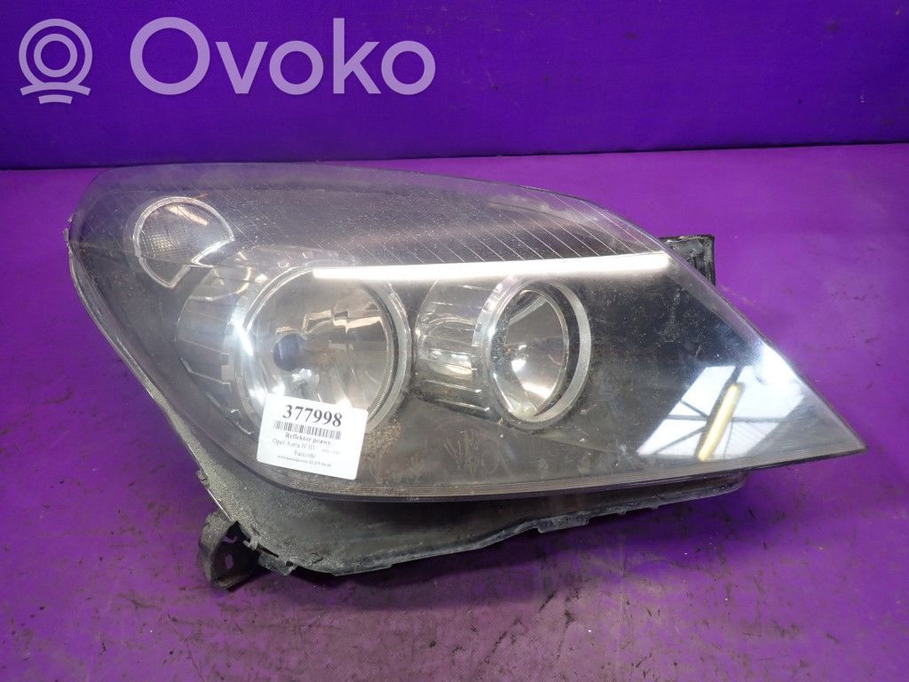 Opel Astra H Lampa przednia 