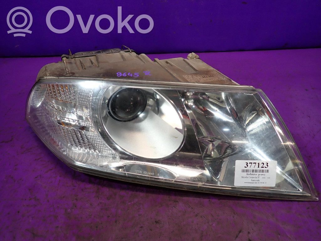 Skoda Octavia Mk2 (1Z) Lampa przednia 