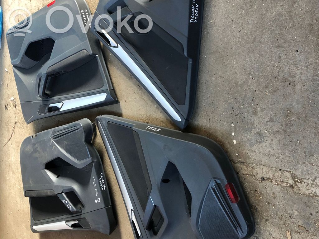 Volkswagen Tiguan Set ornamente panou ușă 