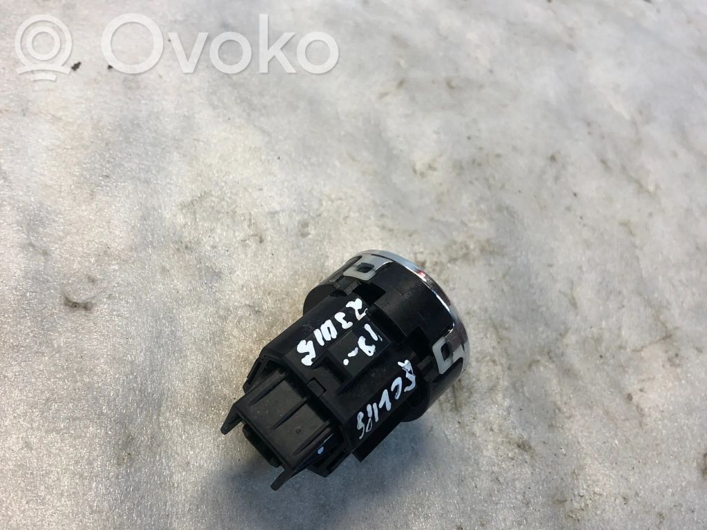 Mitsubishi Eclipse Cross Other switches/knobs/shifts 
