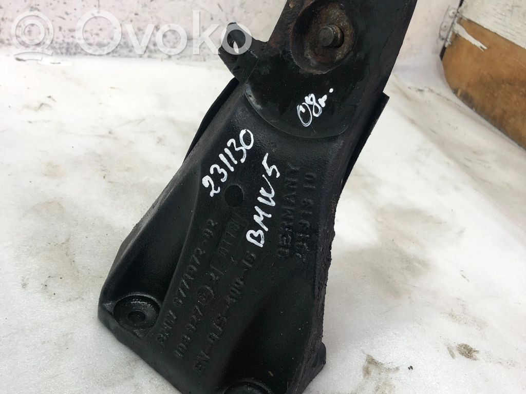 Engine mounting bracket   677107202