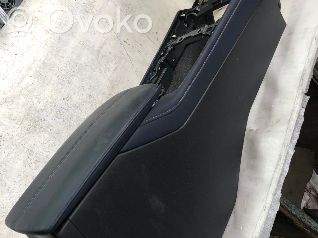 Mazda CX-30 Center console 