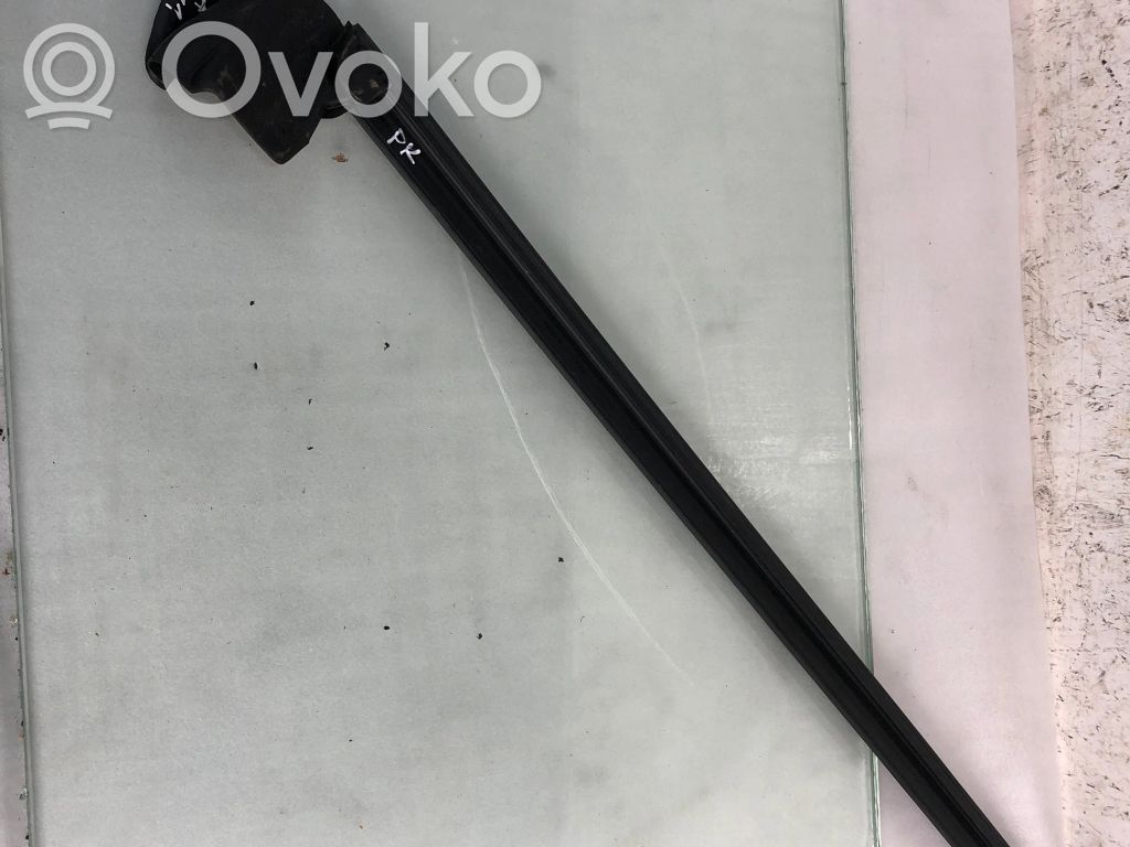 Tesla Model Y Etuoven ikkunalasin kumitiiviste 