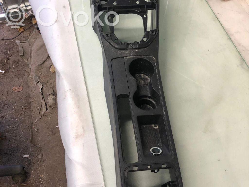 Seat Arona Mittelkonsole 