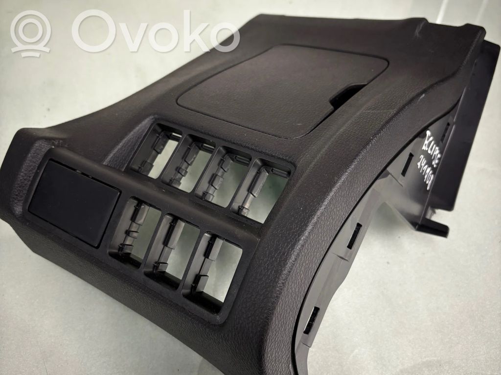 Mitsubishi Eclipse Cross Paneļa dekoratīvās apdares vairogs (sānu) 