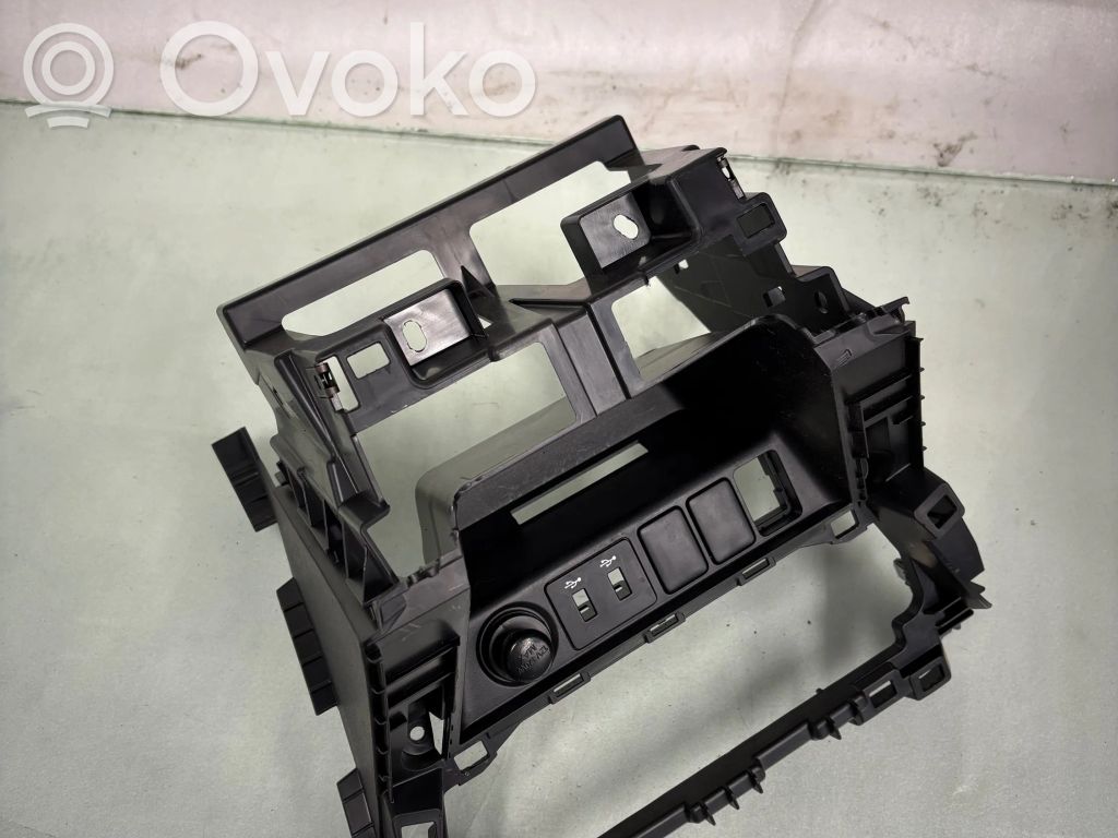 Mitsubishi Eclipse Cross Panneau de garniture console centrale 
