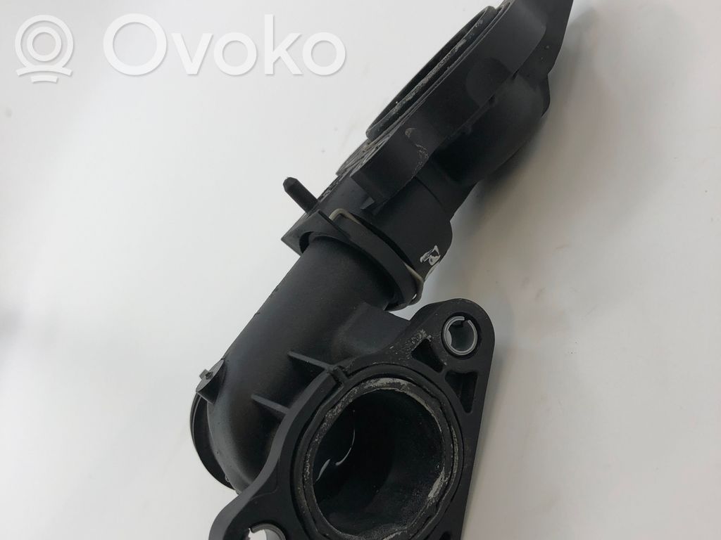 BMW X1 U11 Termostat/carcasă termostat 
