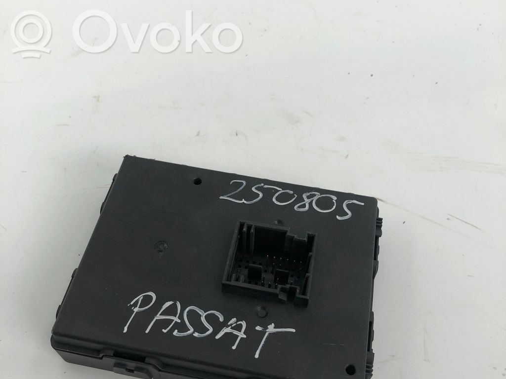 Volkswagen PASSAT B8 Centralina/modulo keyless go 