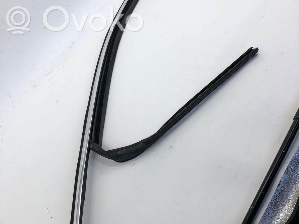 Volkswagen PASSAT B8 Cheder cauciuc geam față 