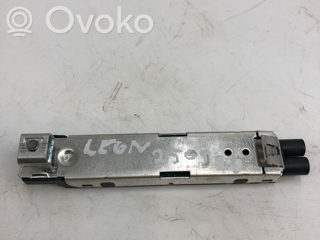 Antenos stiprintuvas   5FE035225