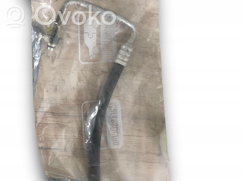 BMW 5 E60 E61 Ilmastointilaitteen putki (A/C) 