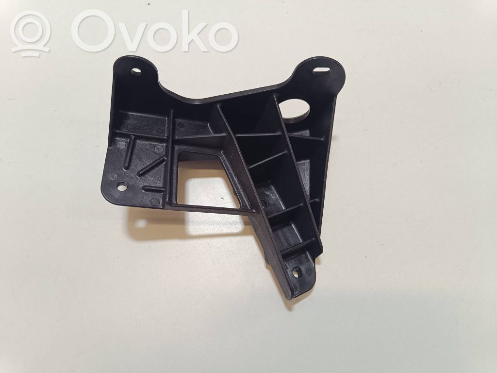Chevrolet Corvette Radiator mount bracket 