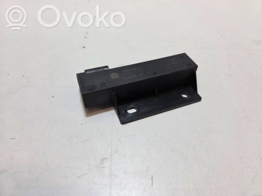 Pystyantennivahvistin   68068148AA