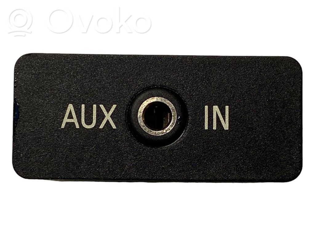 BMW X5 E70 USB socket connector 