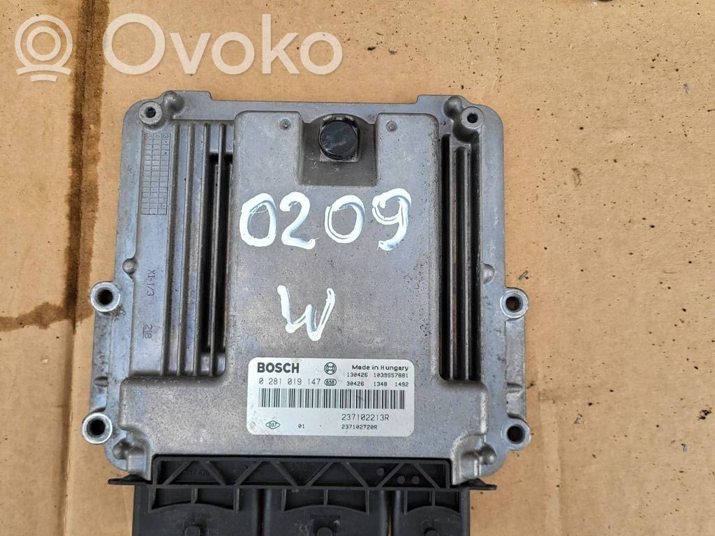 Renault Clio IV Engine control unit/module 