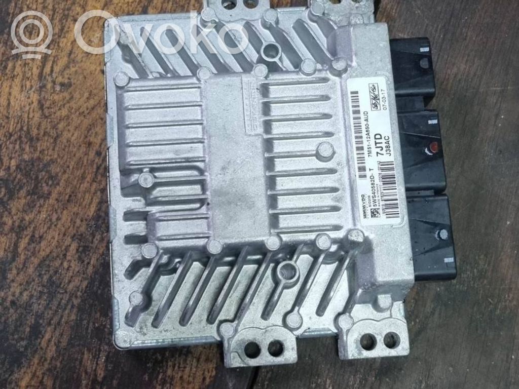 Ford Focus C-MAX Engine control unit/module 