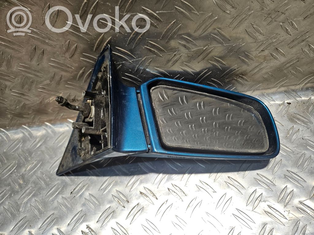 Mazda 323 F Manual wing mirror 