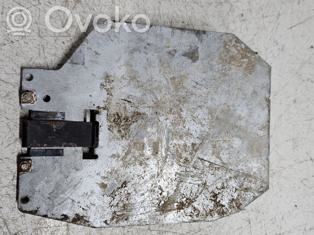 Audi 80 90 S2 B4 Engine control unit holder 