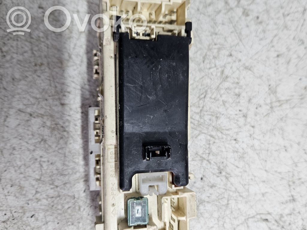 Mazda 323 Fuse module 