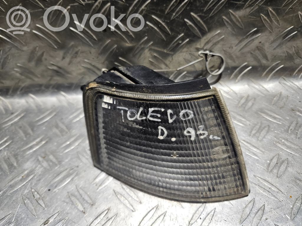 Seat Toledo I (1L) Kierunkowskaz przedni 