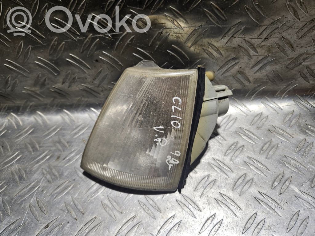 Renault Clio I Front indicator light 